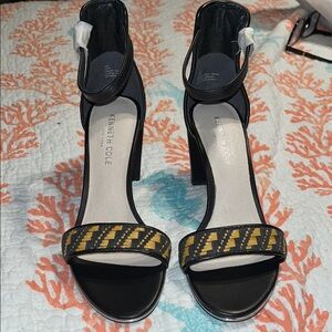 Brand new Kenneth Cole size 5M dress shoes, very attractive!